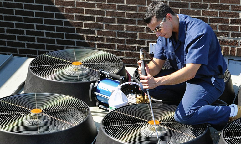 Limpieza de serpentines HVACR: herramientas, químicos y buenas prácticas