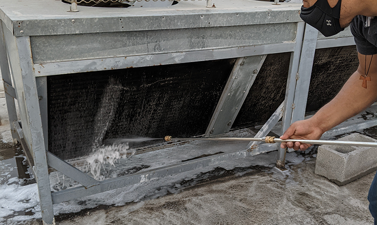 Limpieza de unidades HVACR: clave del mantenimiento preventivo